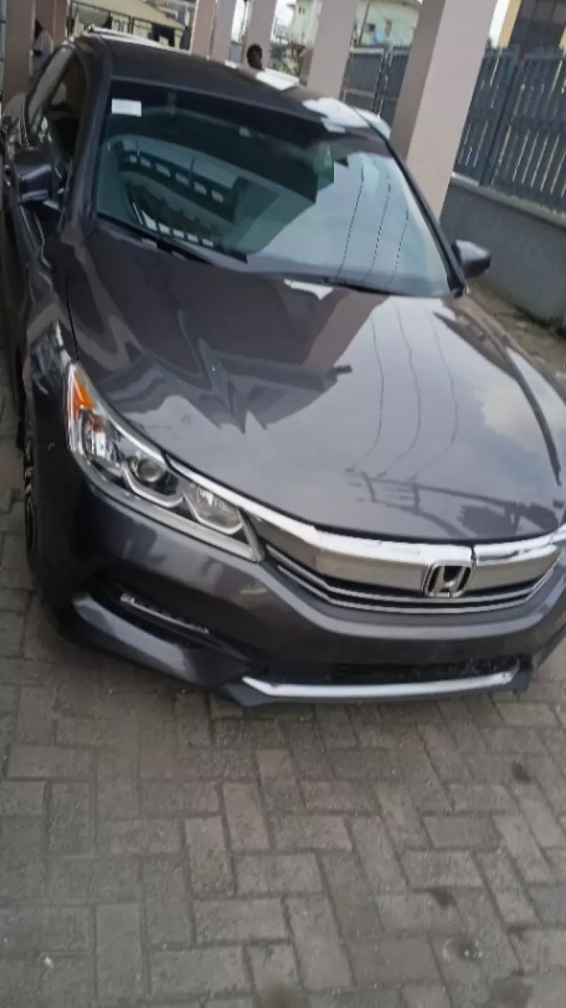 Honda Accord   - 2016
