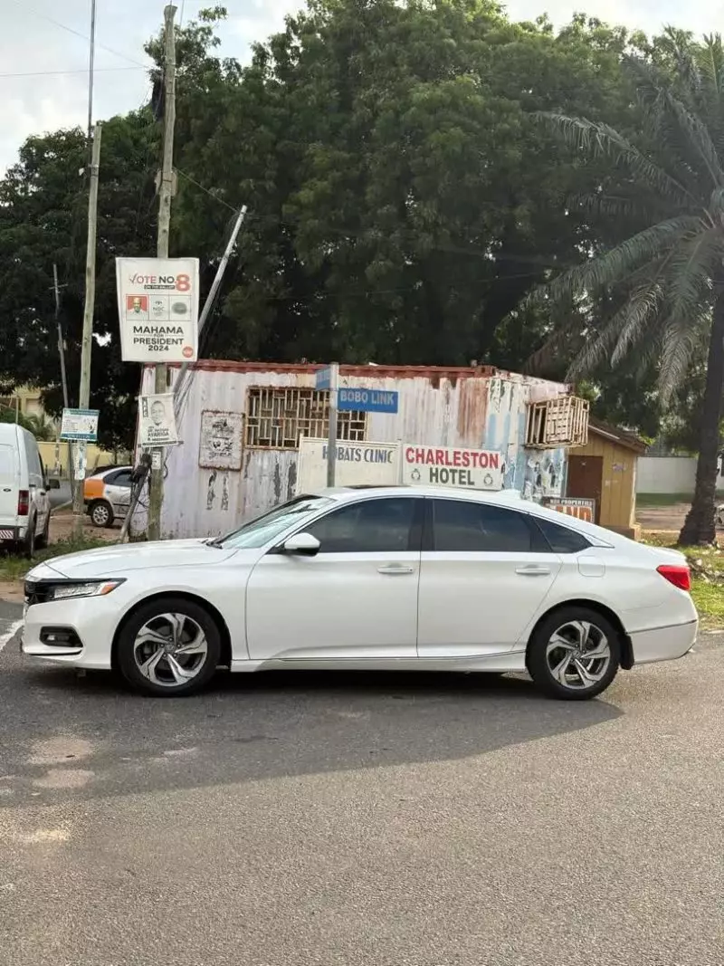 Honda Accord   - 2018