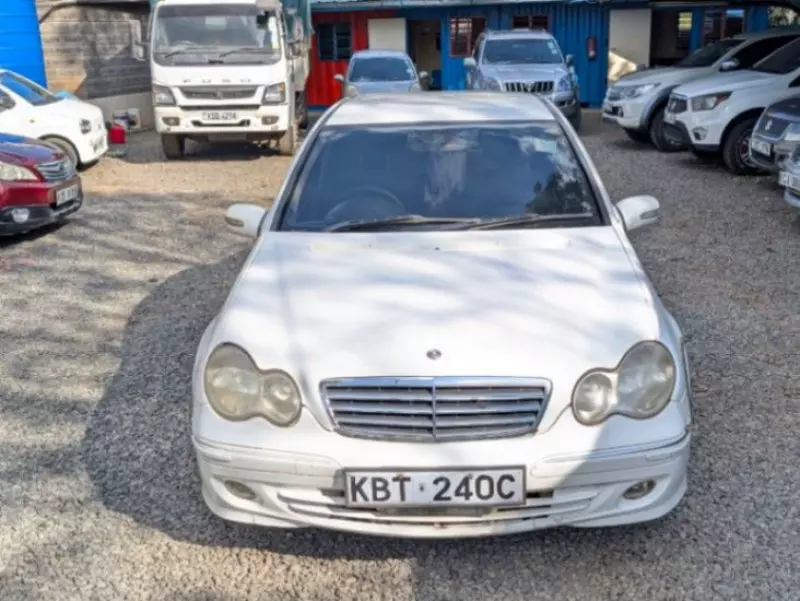 Mercedes-Benz 240 - 2005