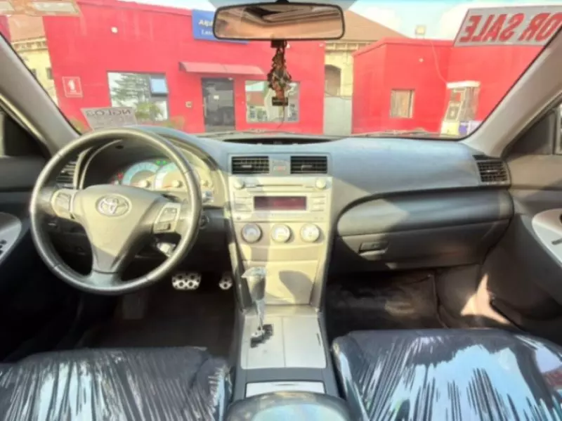 Toyota Camry   - 2011
