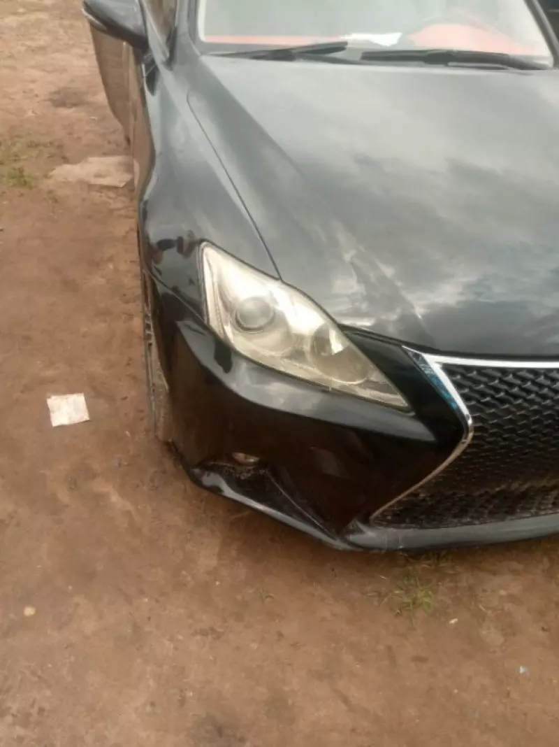 Lexus IS   - 2009