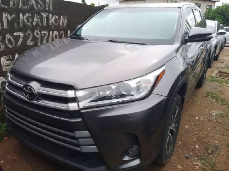 Toyota Highlander   - 2018