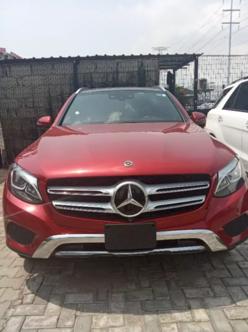 Mercedes-Benz GLC 300   - 2018