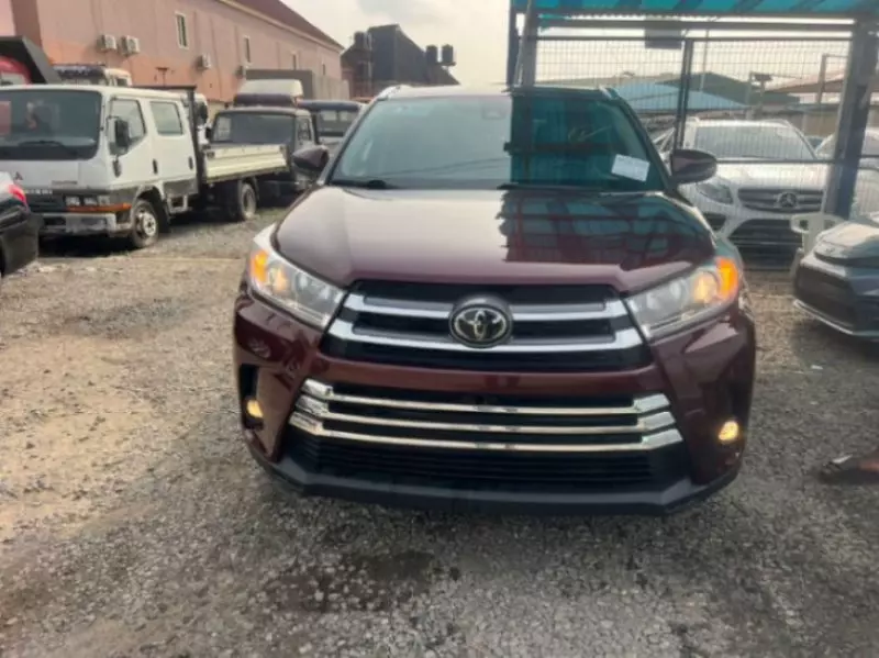 Toyota Highlander   - 2019
