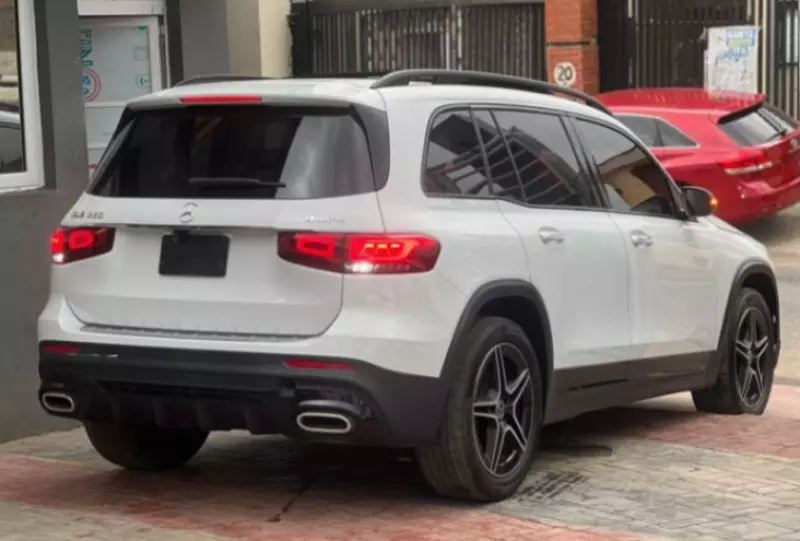 Mercedes-Benz GLB 250   - 2022