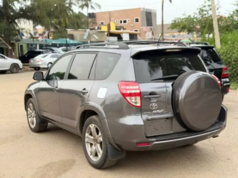 Toyota RAV4   - 2009