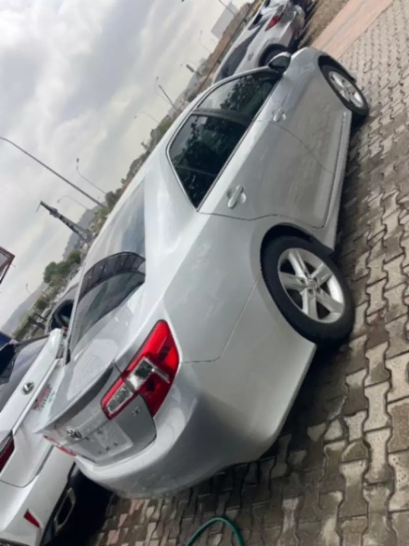 Toyota Camry - 2012