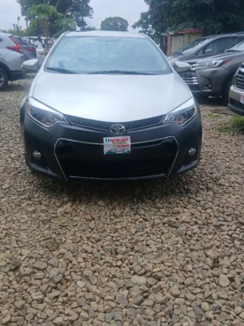 Toyota Corolla   - 2016