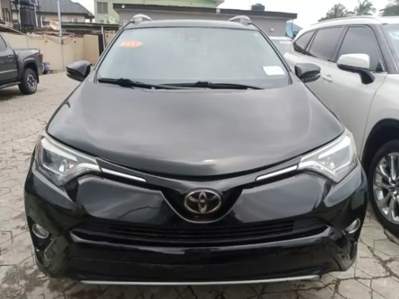 Toyota RAV4   - 2017