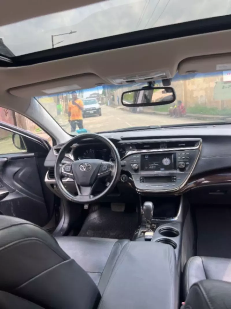 Toyota Avalon   - 2013