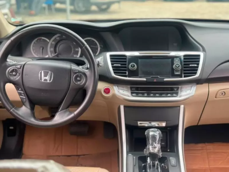 Honda Accord - 2013