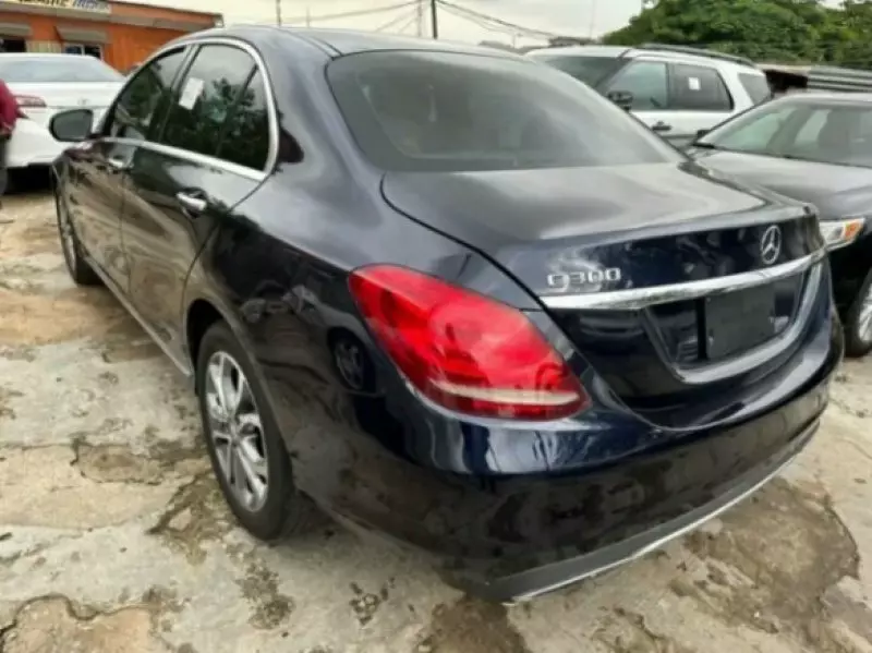 Mercedes-Benz C 300   - 2015