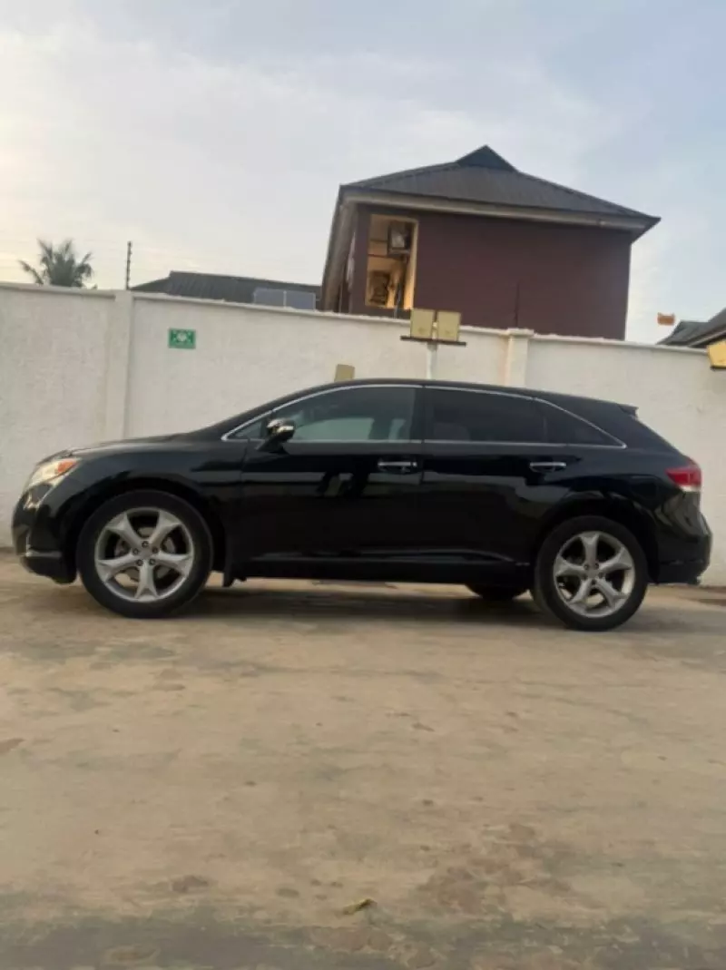 Toyota Venza   - 2016