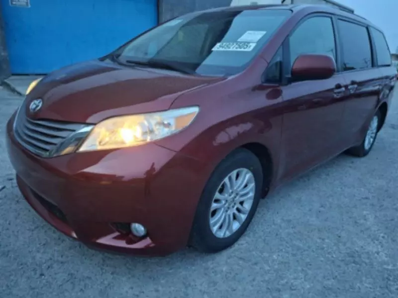 Toyota Sienna   - 2015