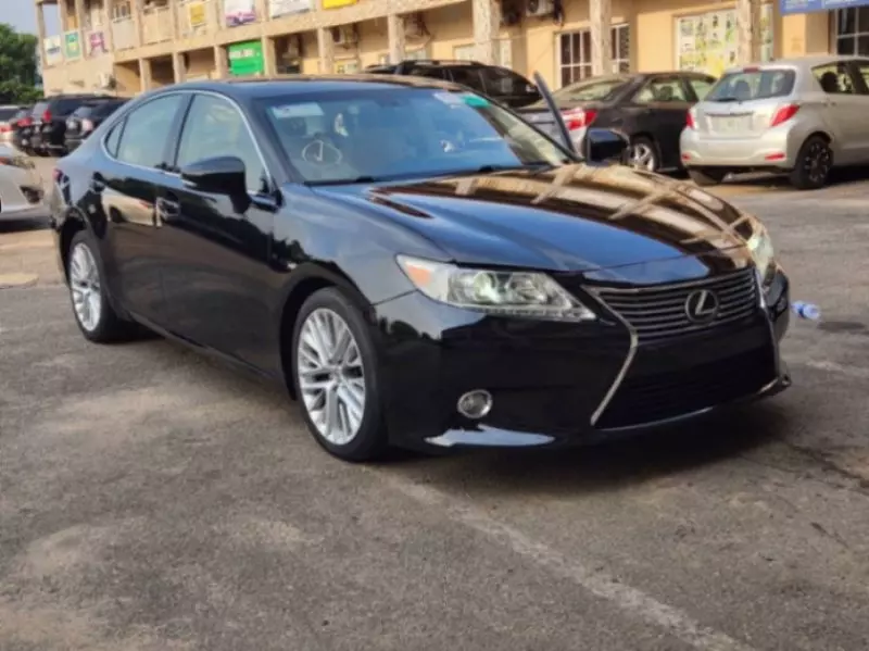 Lexus ES   - 2013