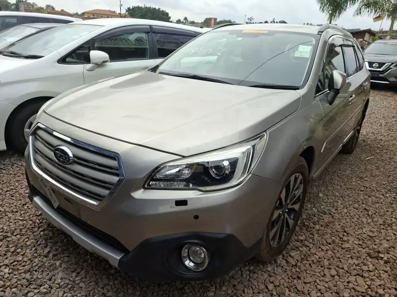 Subaru Outback   - 2015