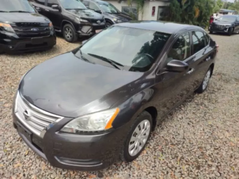 Nissan Sentra   - 2015