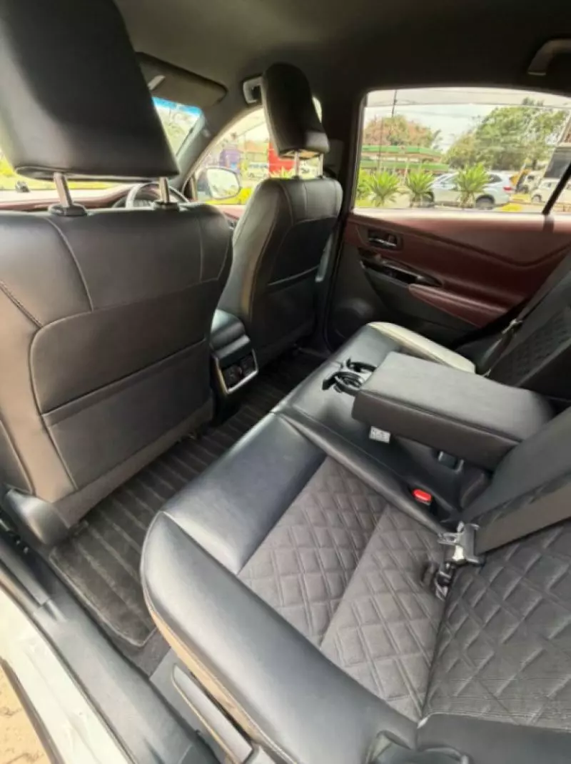 Toyota Harrier   - 2019