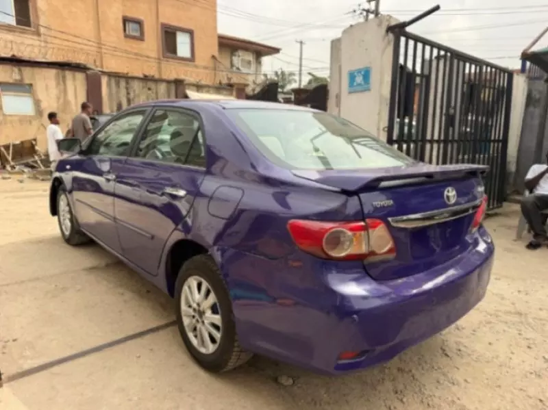 Toyota Corolla   - 2010