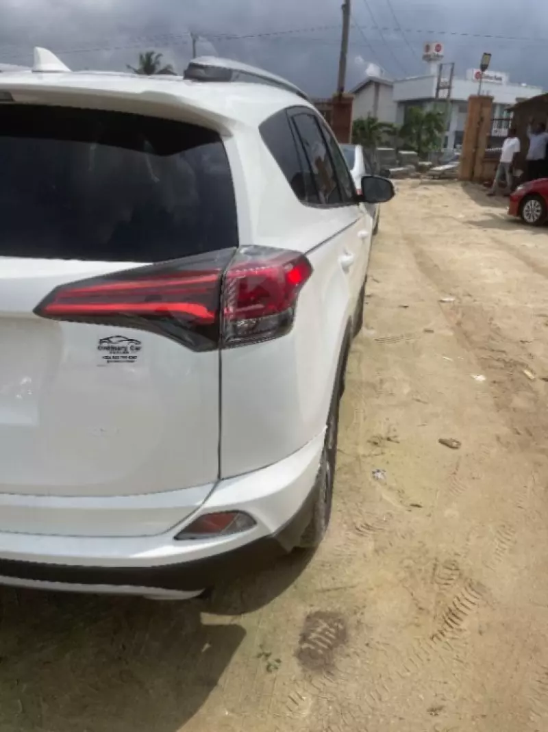 TOYOTA RAV4   - 2018
