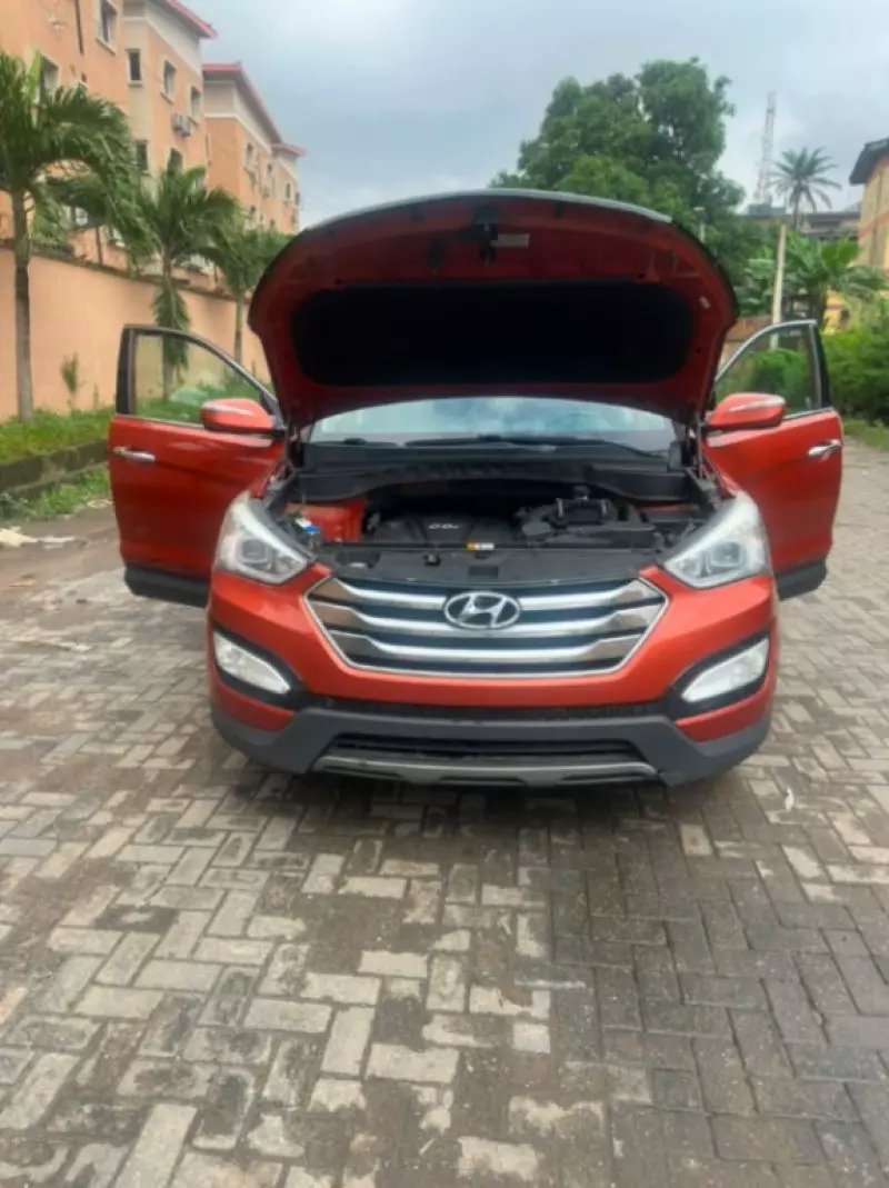 Hyundai Santa Fe   - 2015