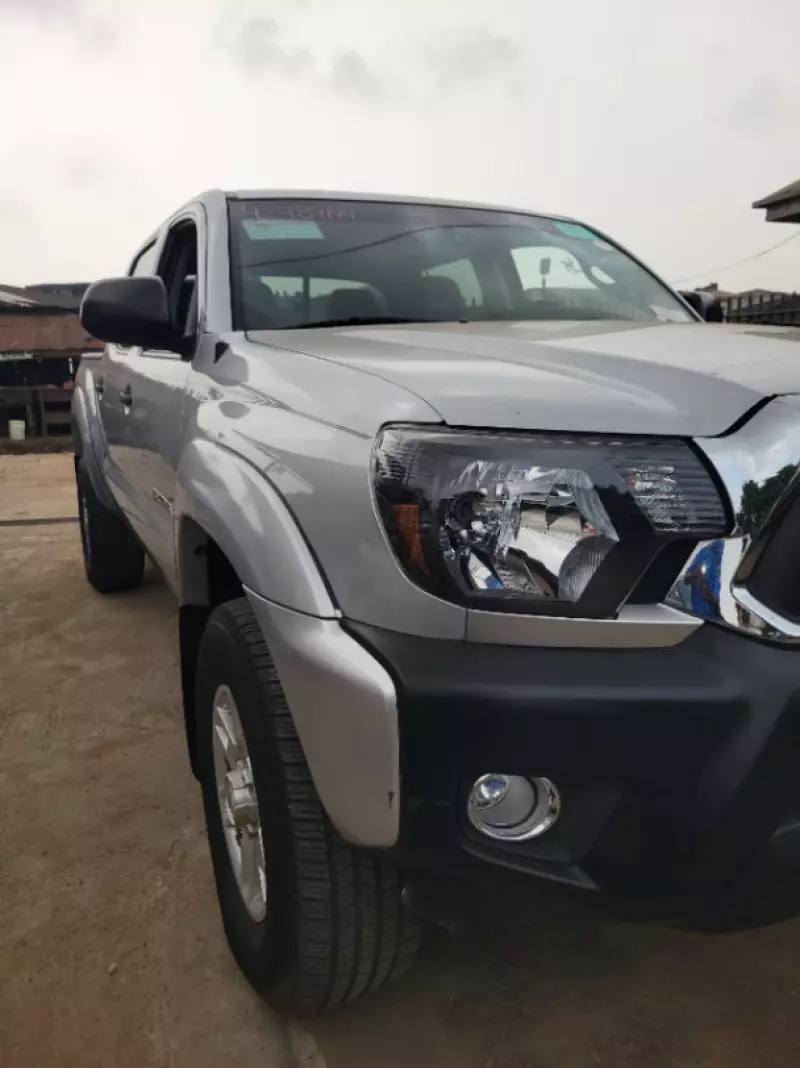 Toyota Tacoma   - 2012