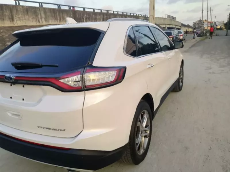Ford Edge   - 2015