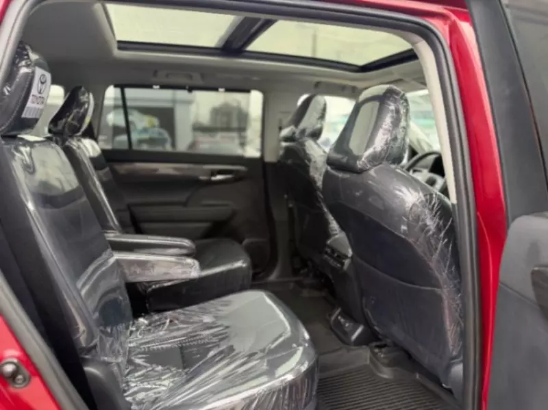 Toyota Highlander   - 2020