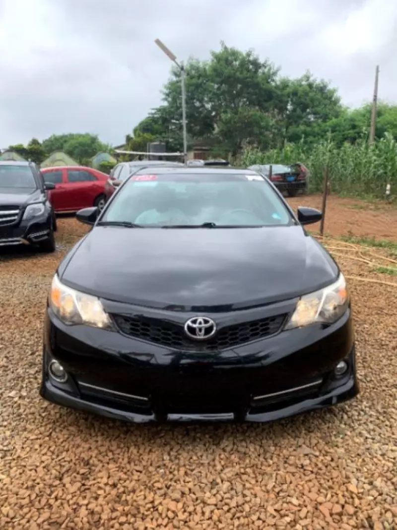 TOYOTA Camry - 2012