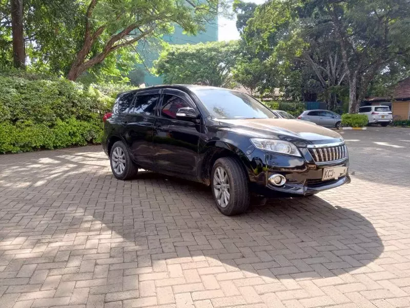 Toyota Vanguard    - 2010