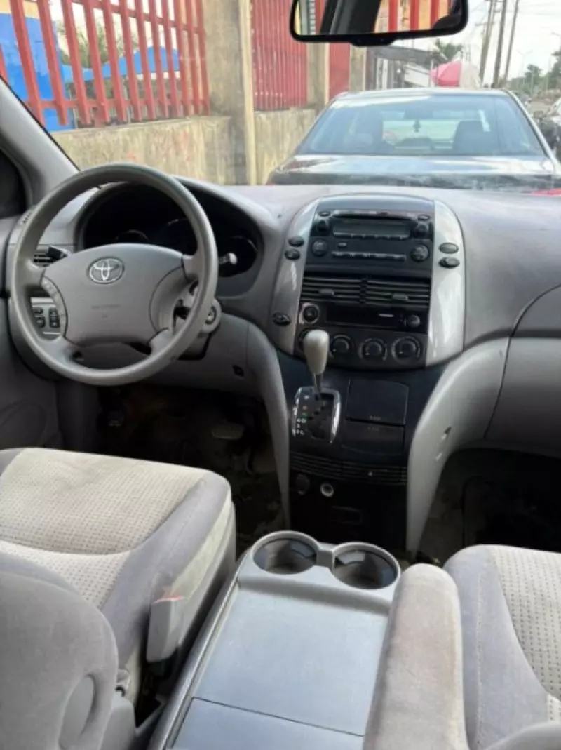 Toyota Sienna   - 2008