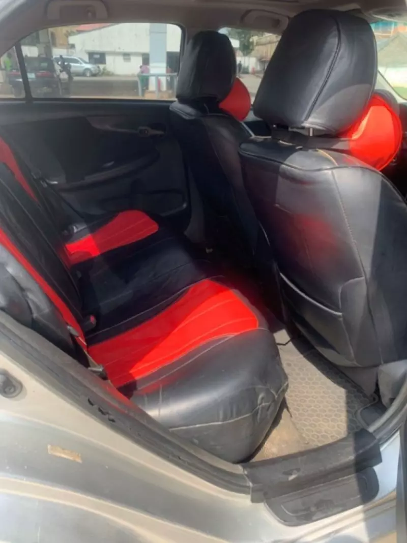 Toyota Corolla   - 2009