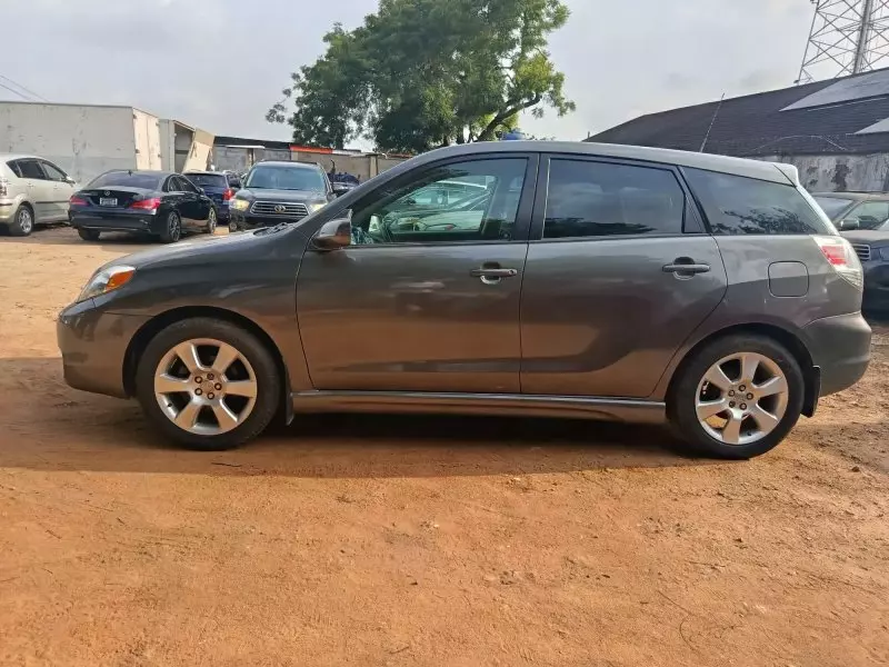 Toyota Matrix   - 2006