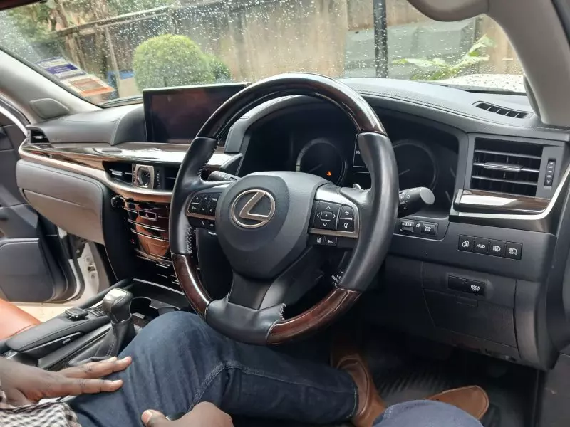 Lexus LX 570   - 2016