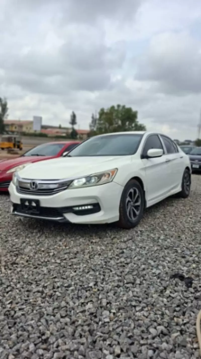 Honda Accord   - 2016