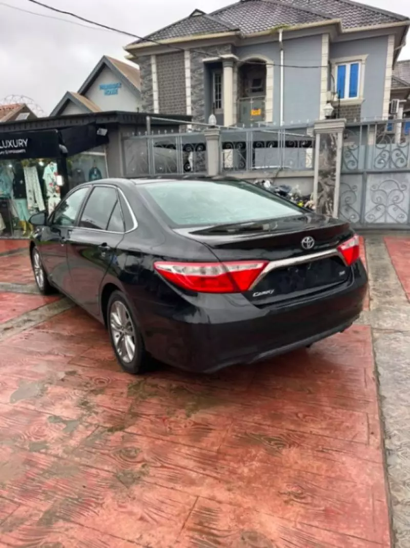 TOYOTA Camry - 2016