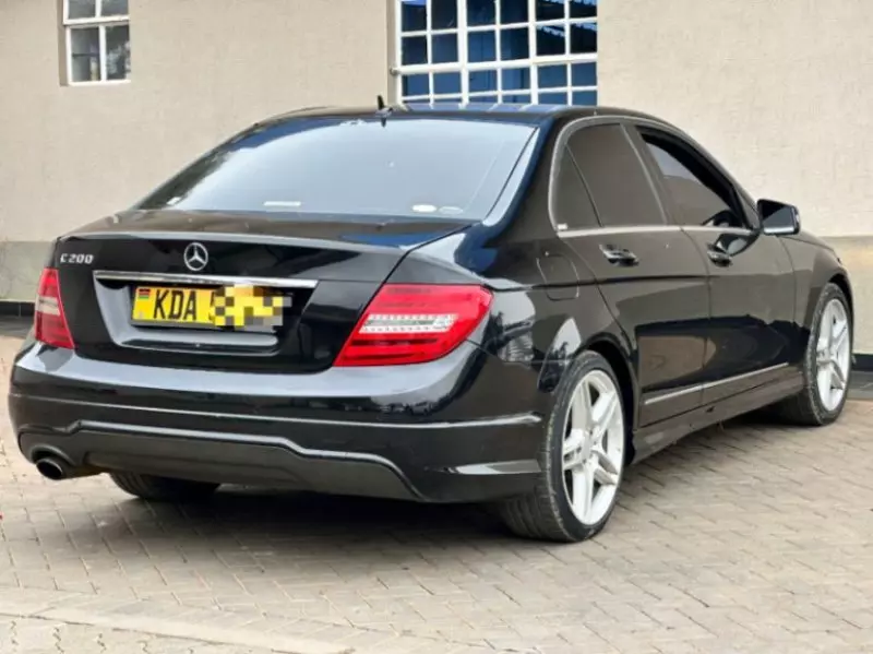 Mercedes-Benz C 200   - 2013