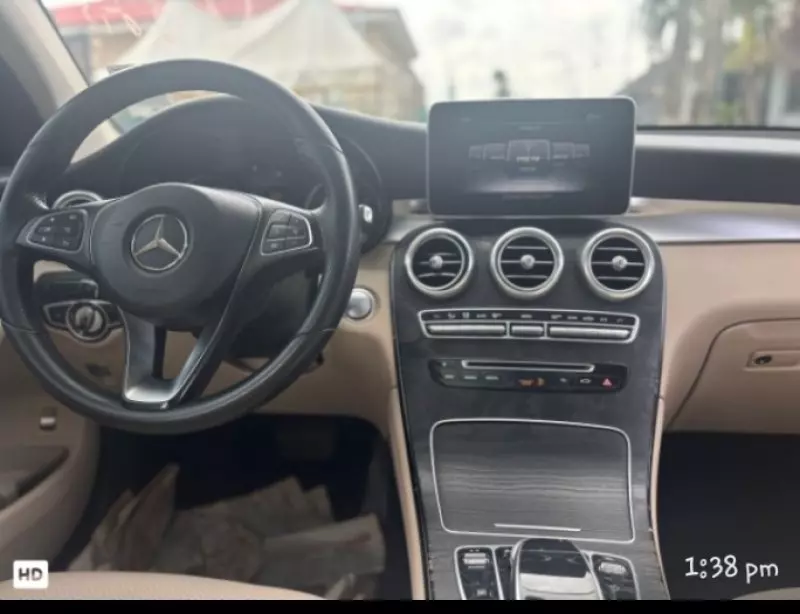 Mercedes-Benz GLC 300 - 2018