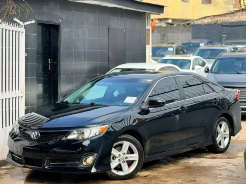 TOYOTA Camry   - 2012