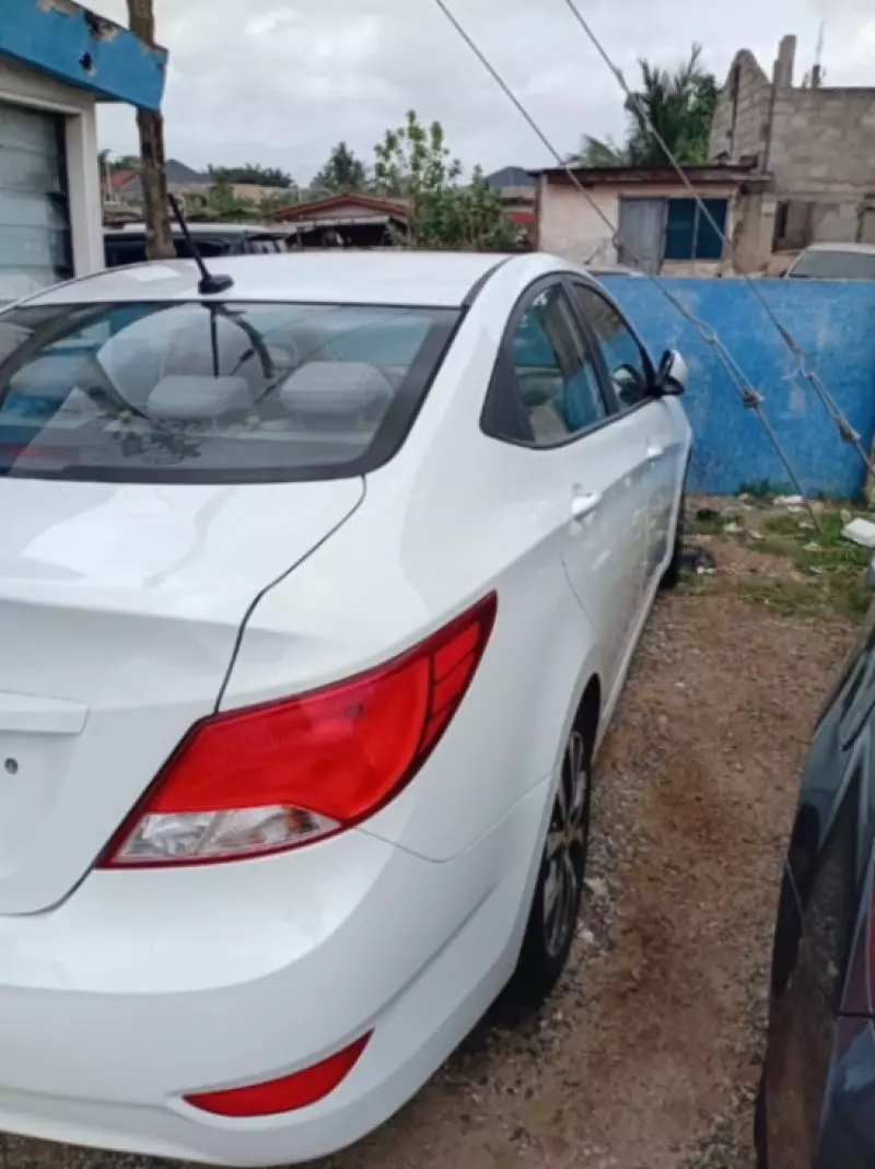 Hyundai Accent   - 2017