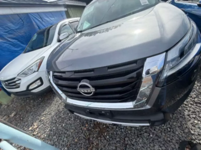 Nissan Pathfinder   - 2022