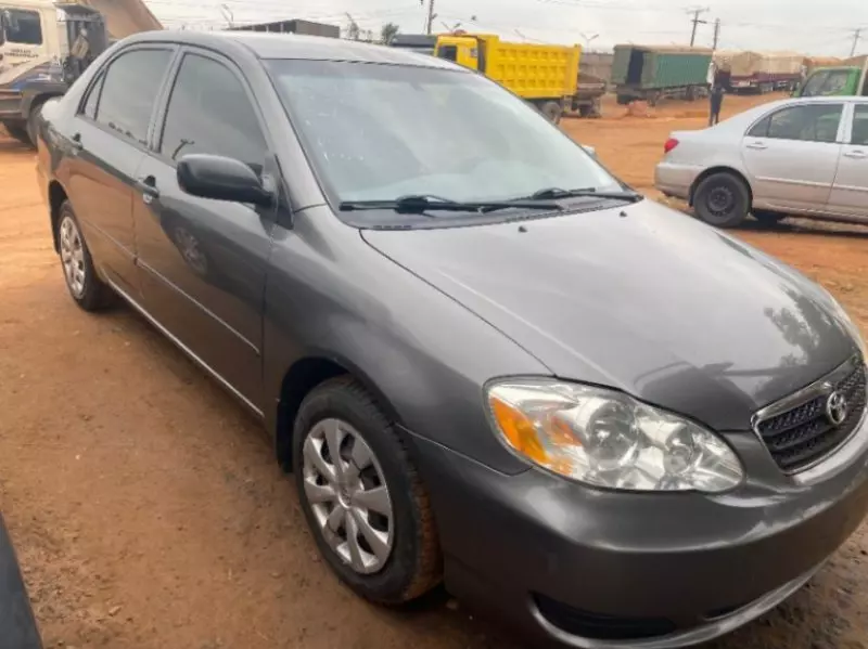 Toyota corolla   - 2006