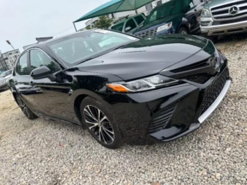 TOYOTA Camry   - 2018