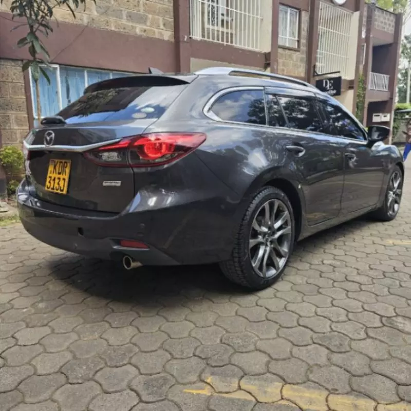 Mazda Atenza    - 2017