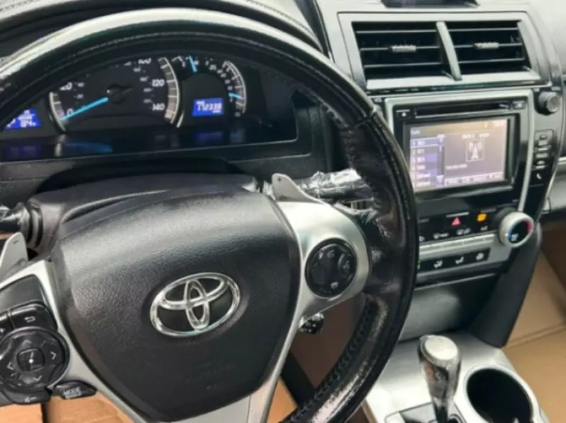 Toyota Camry   - 2014