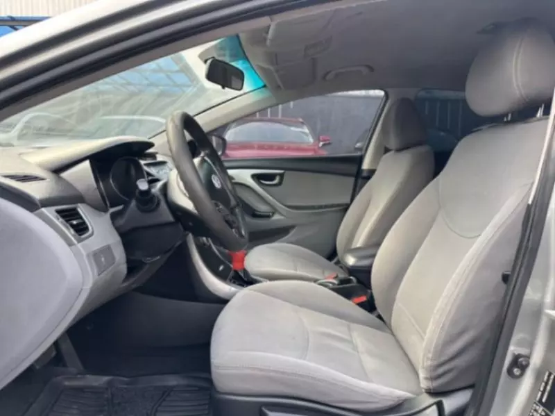 Hyundai Elantra   - 2014