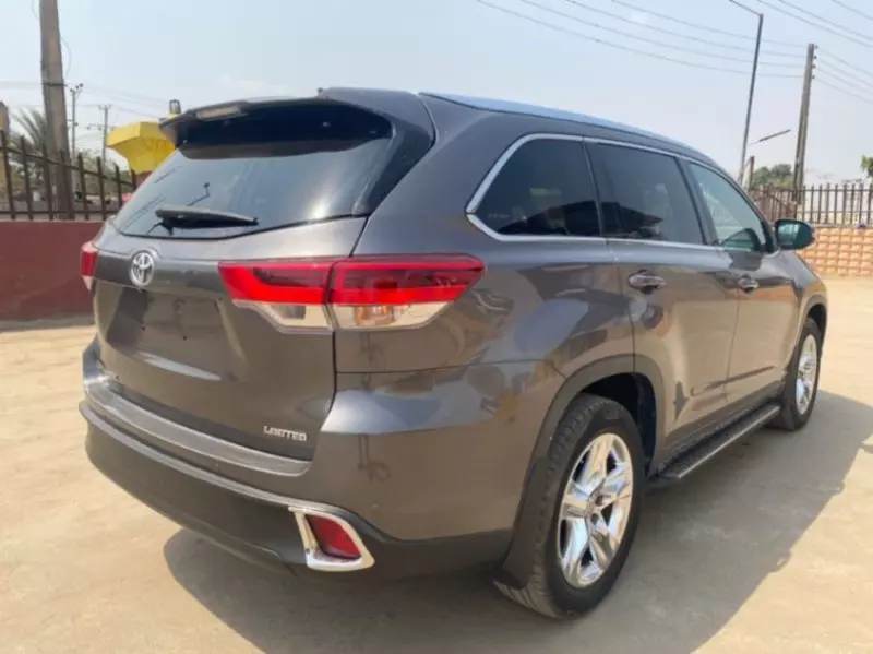 Toyota Highlander   - 2015