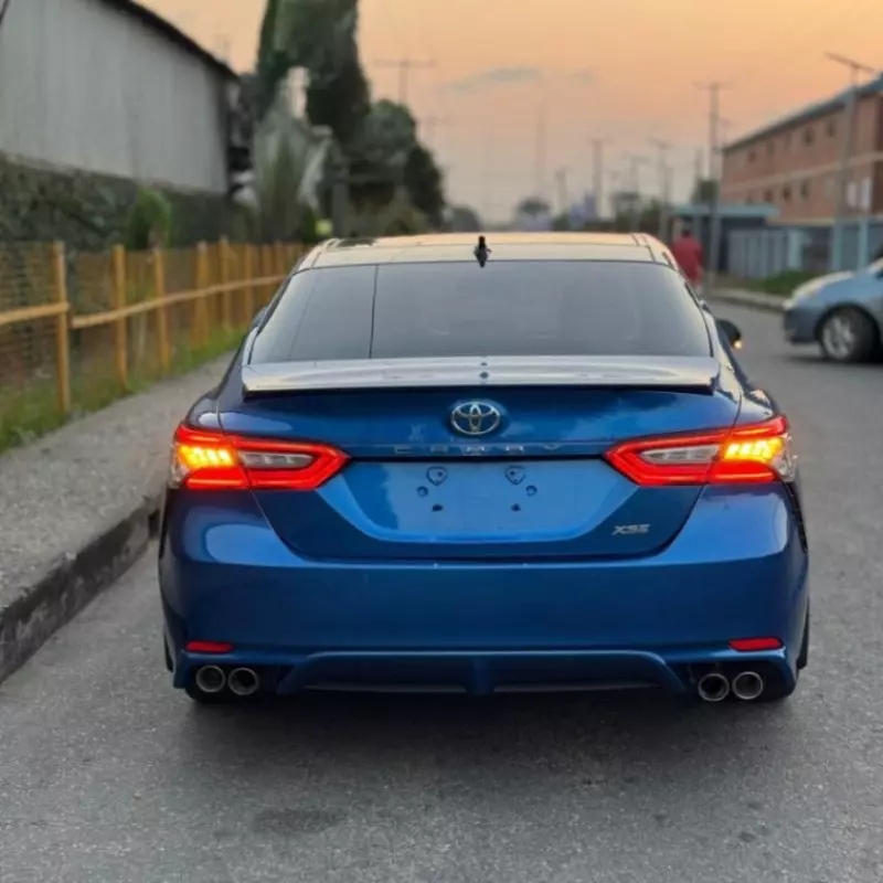 Toyota Camry - 2018