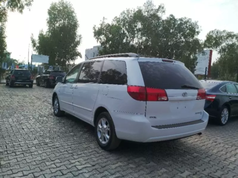 Toyota Sienna   - 2005