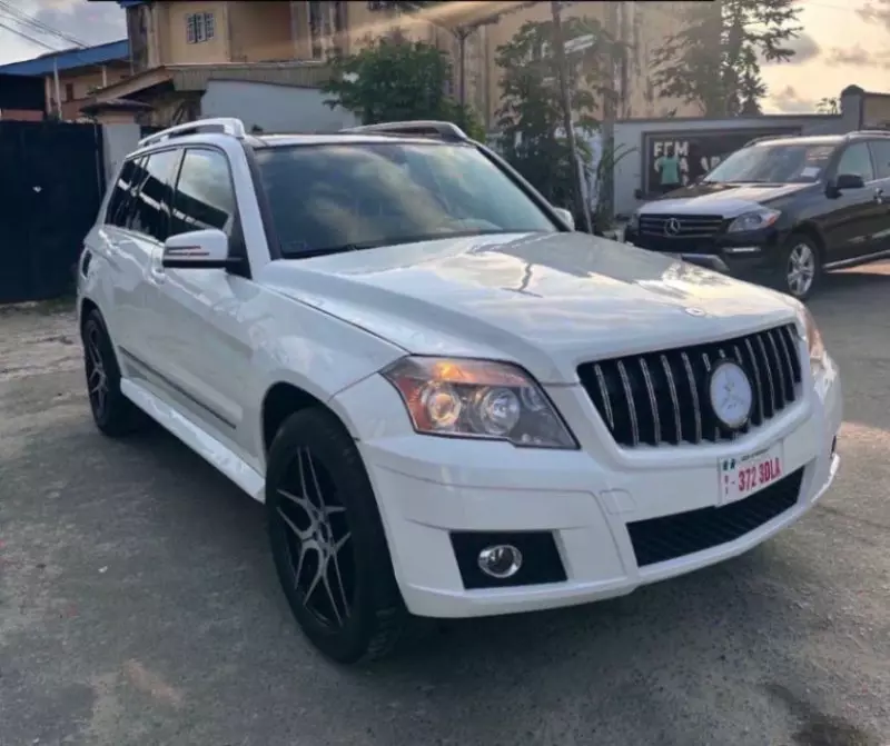 Mercedes-Benz GLK 350   - 2010
